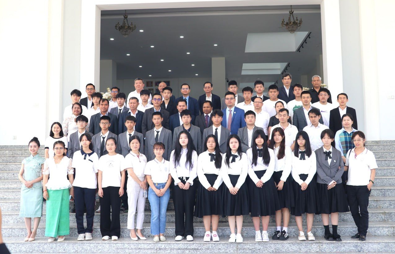 1679903039800088.jpg 集体合影-1.jpg